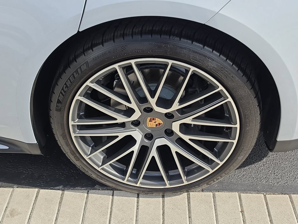Used 2024 Porsche Panamera w/ Premium Package RWD image 7