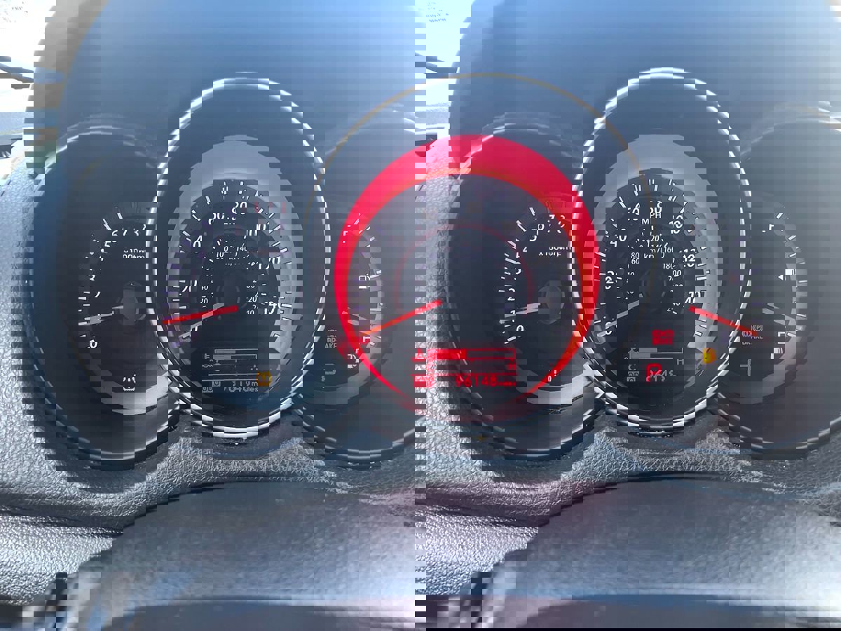 Used 2010 Kia Forte SX image 14