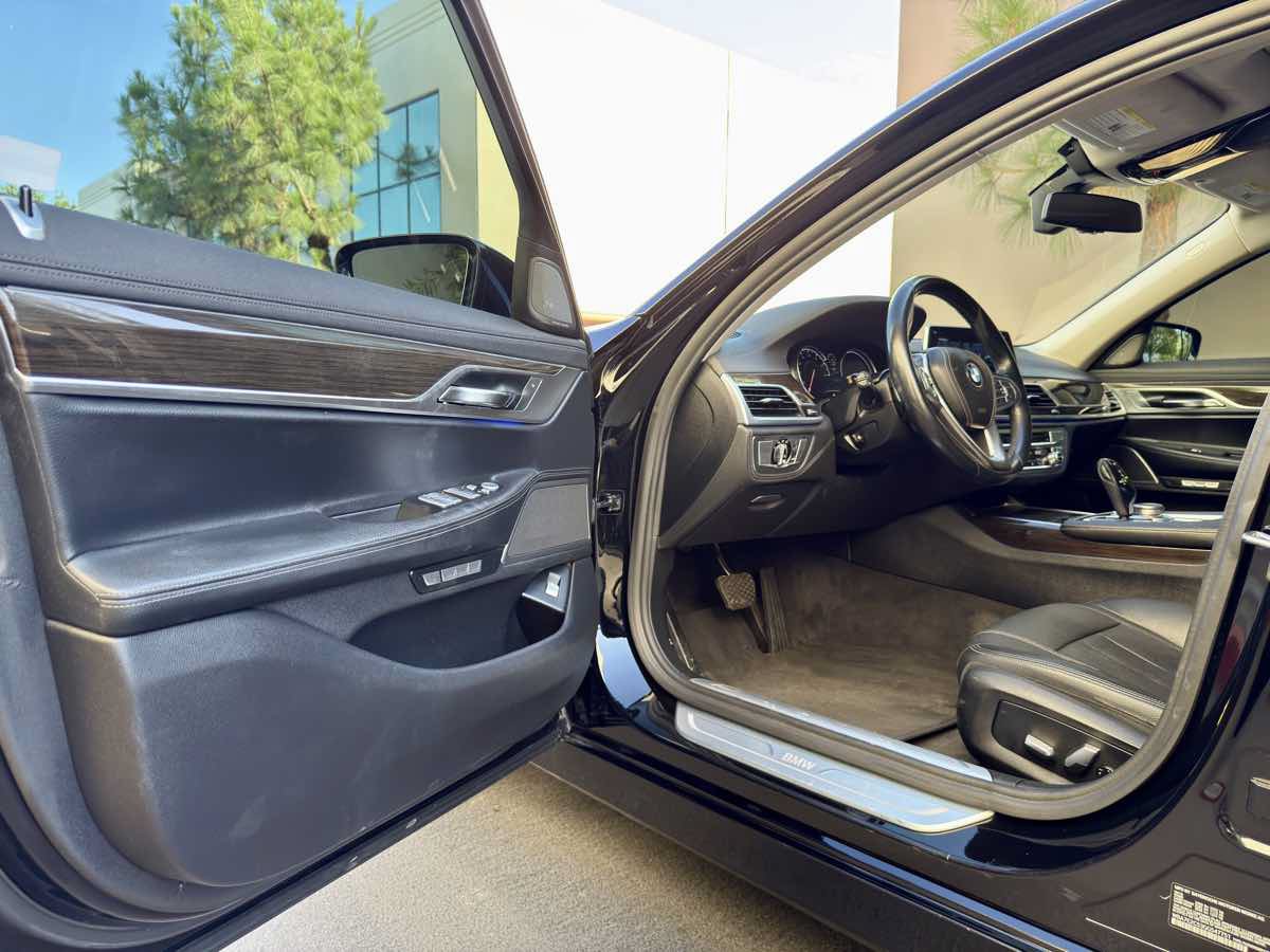 Used 2016 BMW 740i RWD image 30