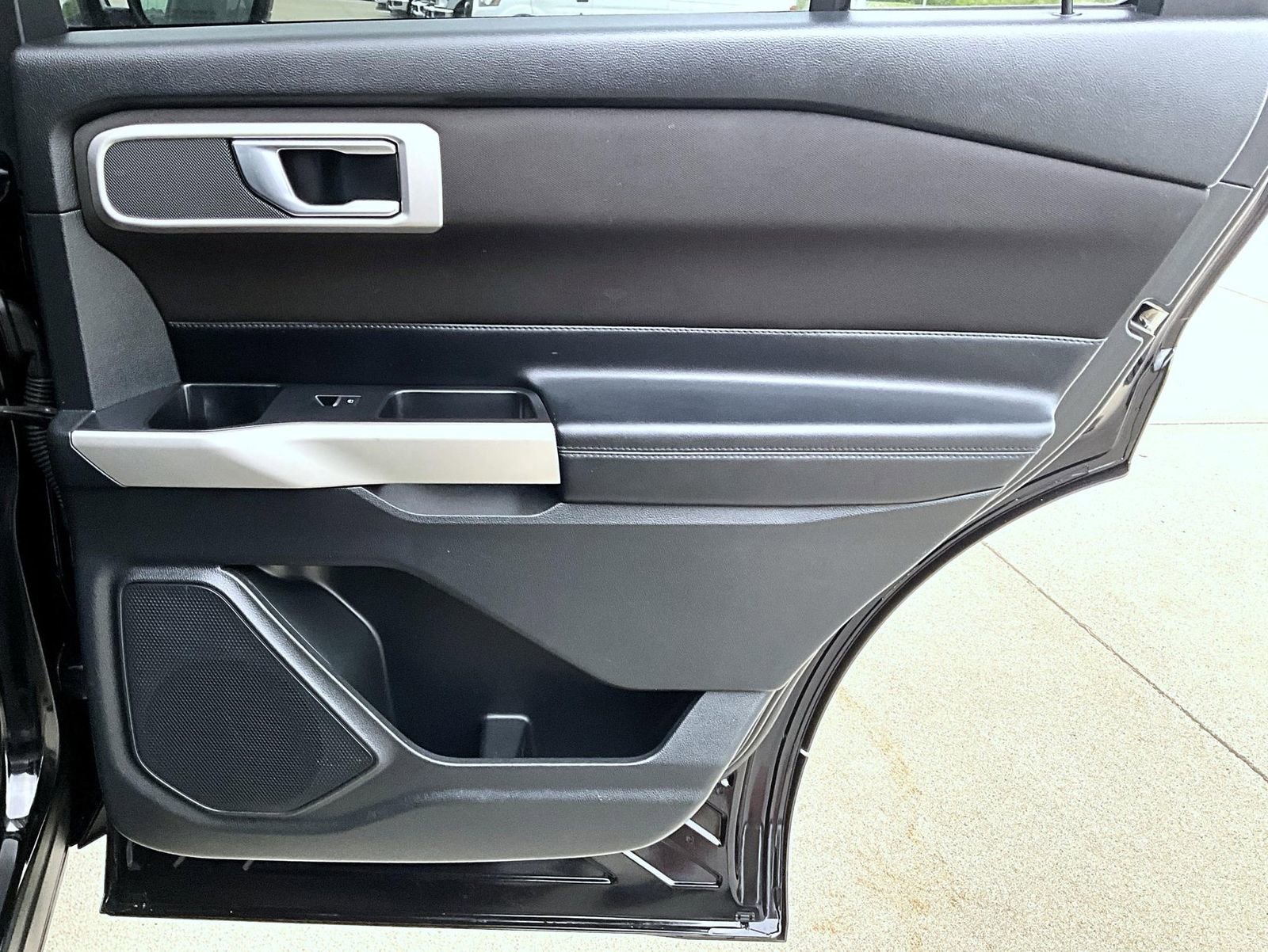 Used 2020 Ford Explorer XLT AWD/4WD image 18
