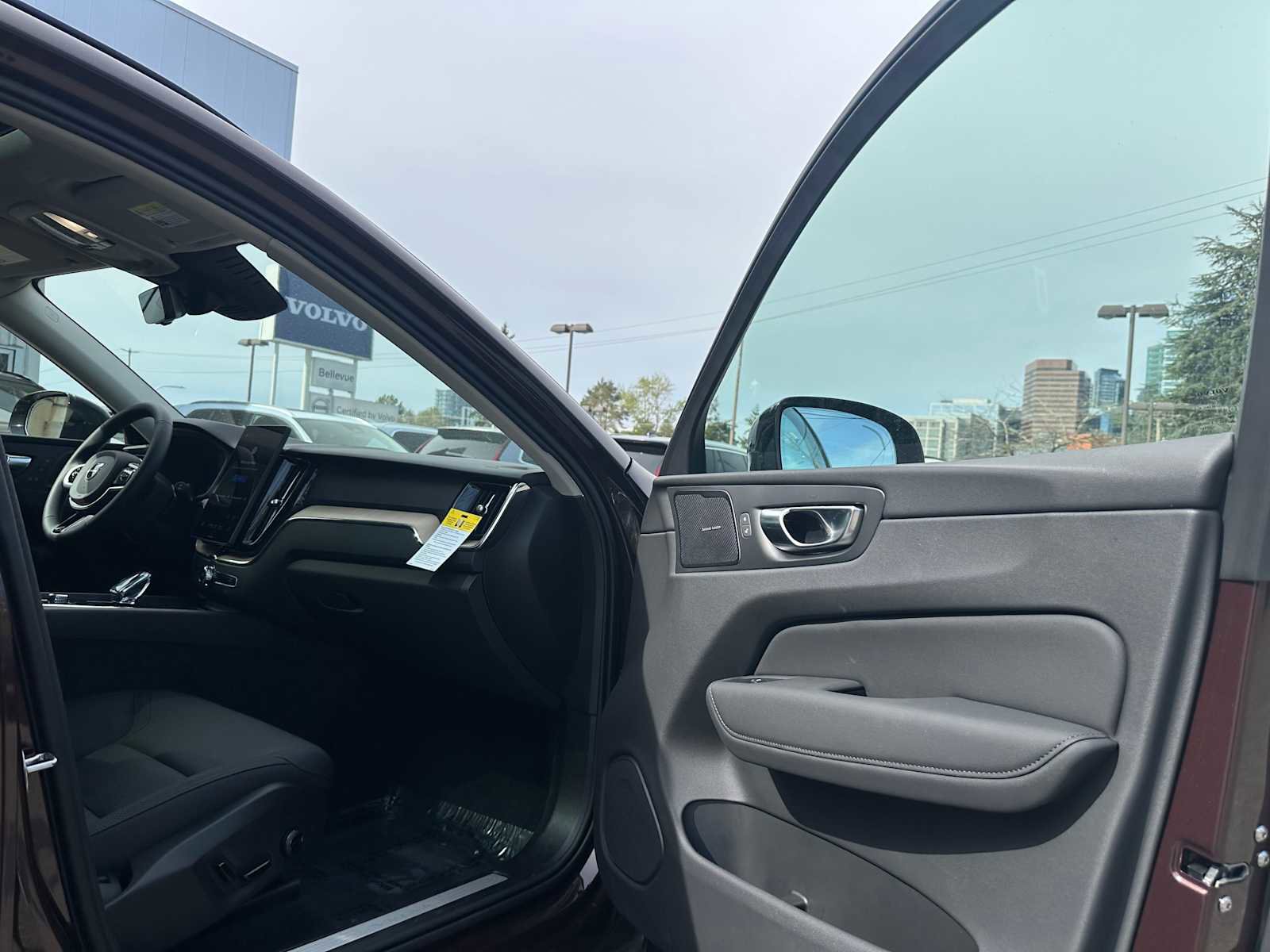 Used 2026 Volvo XC60 B5 Plus w/ Climate Package PRO image 11