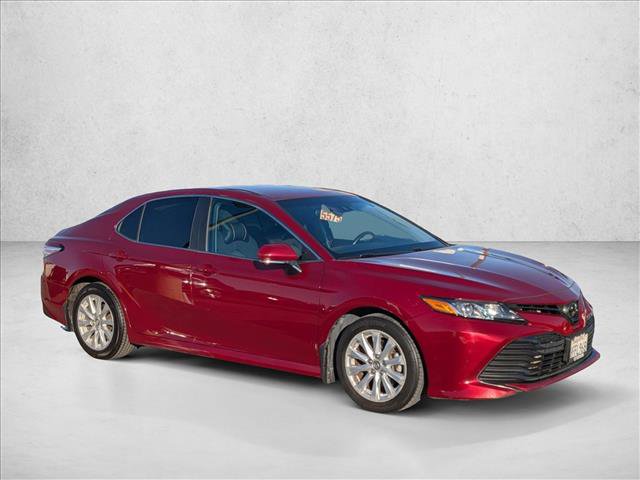 Used 2018 Toyota Camry LE image 3