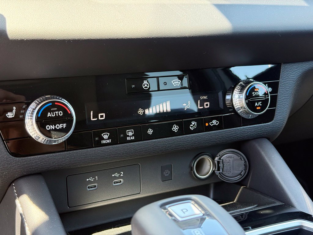 New 2026 Mitsubishi Outlander AWD image 31