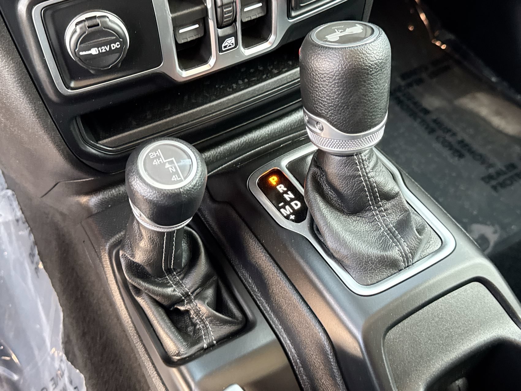 Used 2026 Jeep Wrangler Unlimited Sahara AWD/4WD image 19