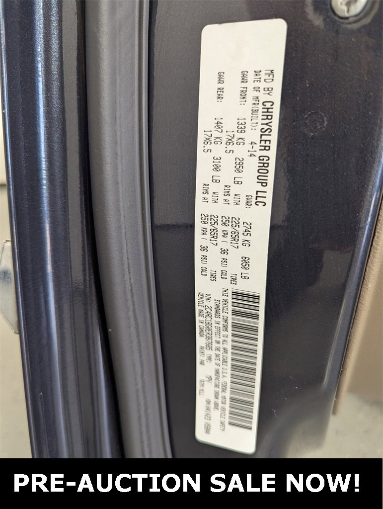 Used 2014 Chrysler Town & Country Touring image 28