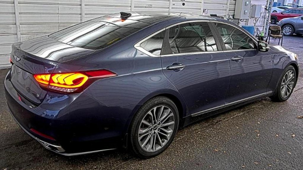Used 2015 Hyundai Genesis 3.8 w/ Option Group 04 image 4