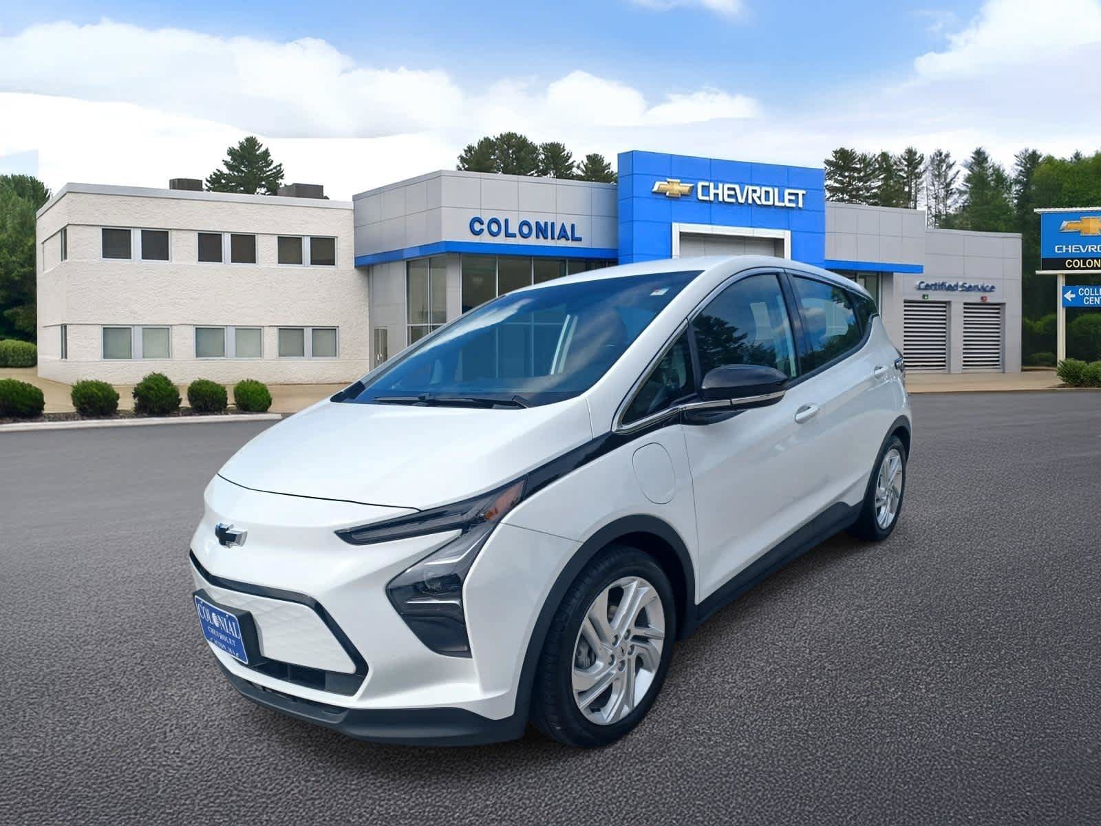 Used 2023 Chevrolet Bolt LT FWD image 1