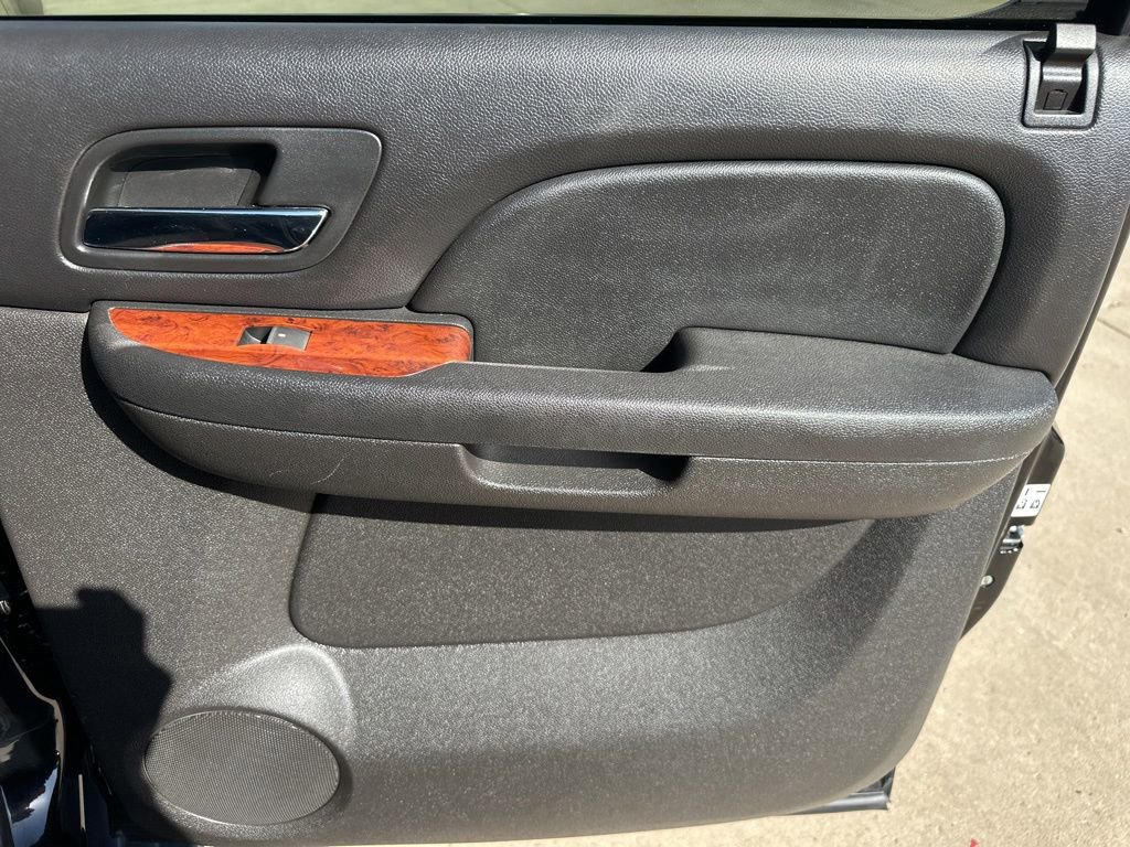 Used 2011 Chevrolet Avalanche LT w/ Texas Edition RWD image 23