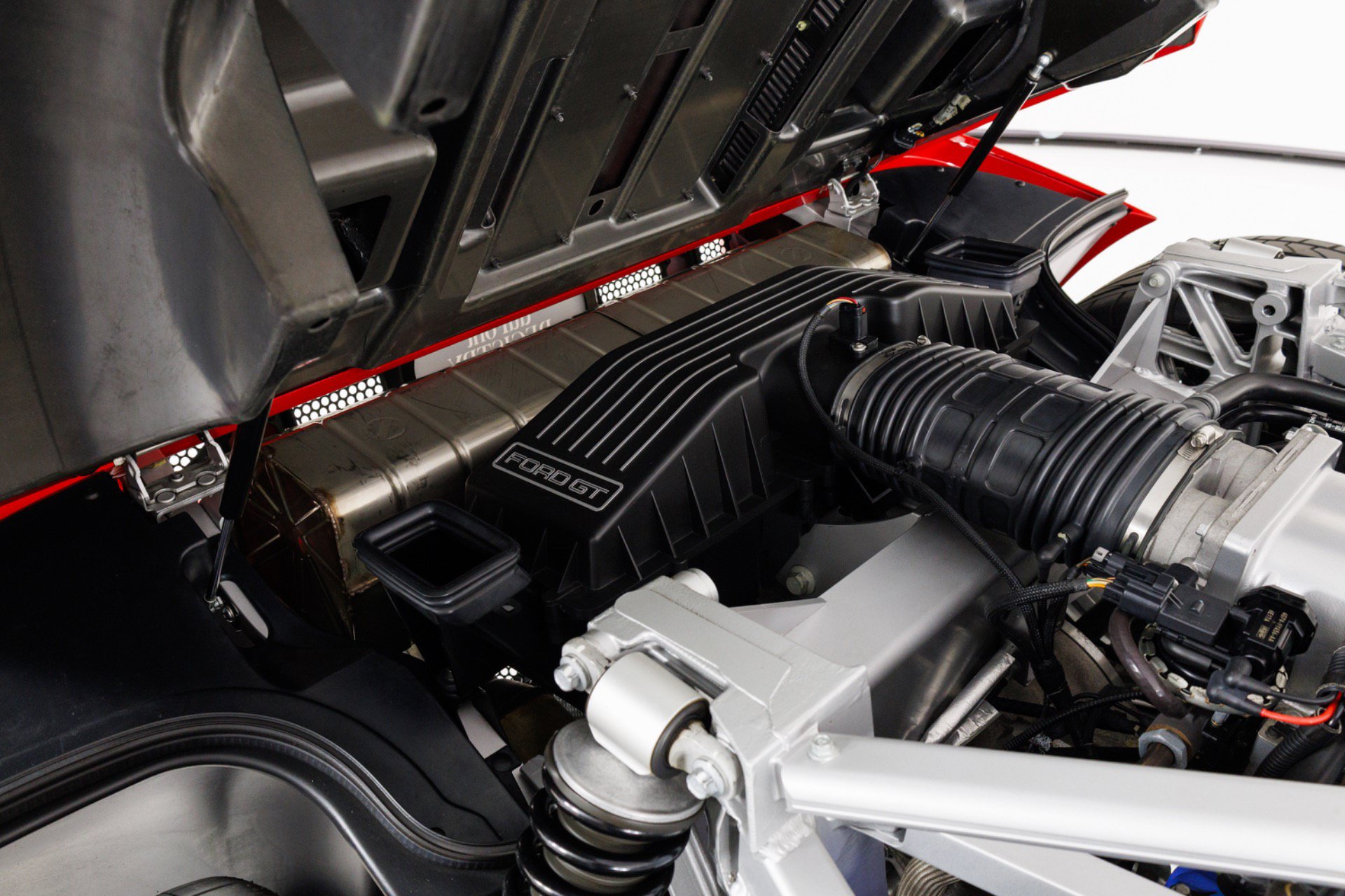 Used 2006 Ford GT RWD image 57