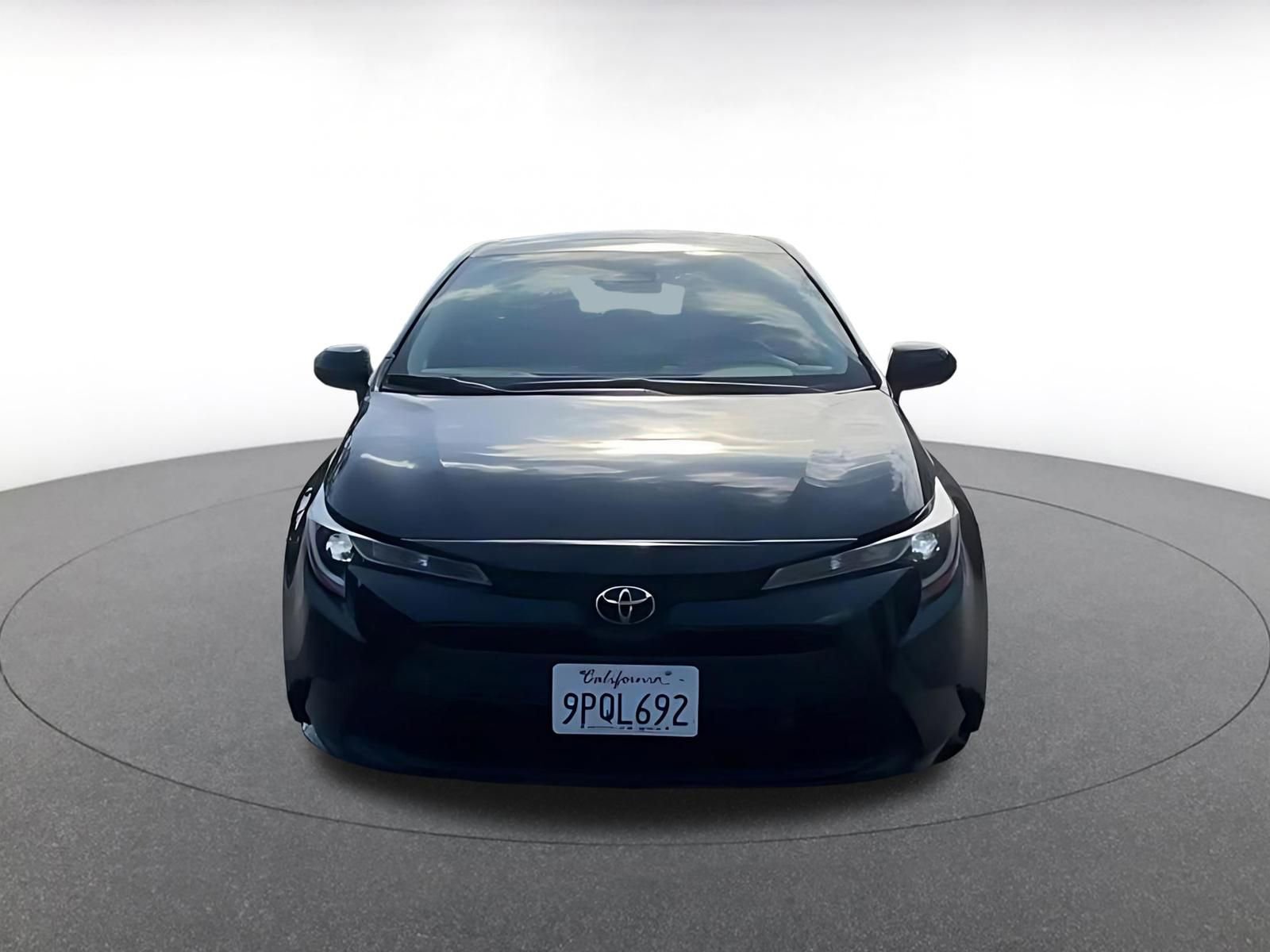 Used 2025 Toyota Corolla LE FWD image 4