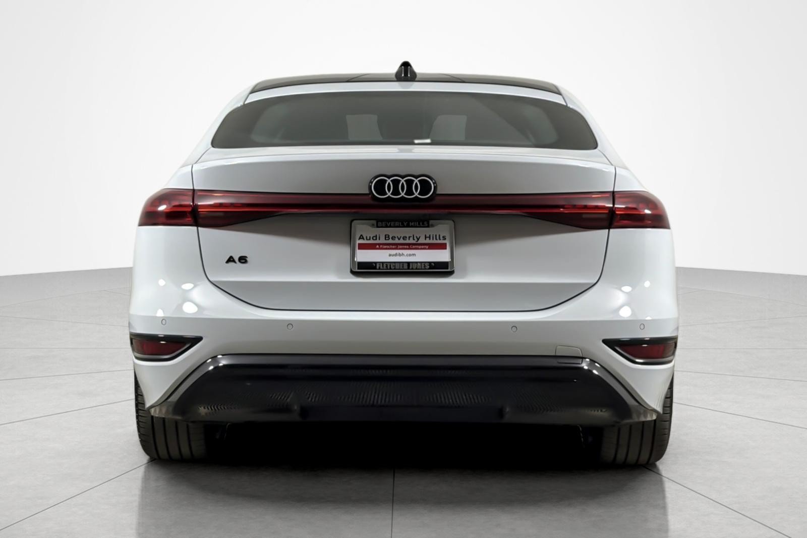 Used 2025 Audi A6 e-tron Premium RWD image 4