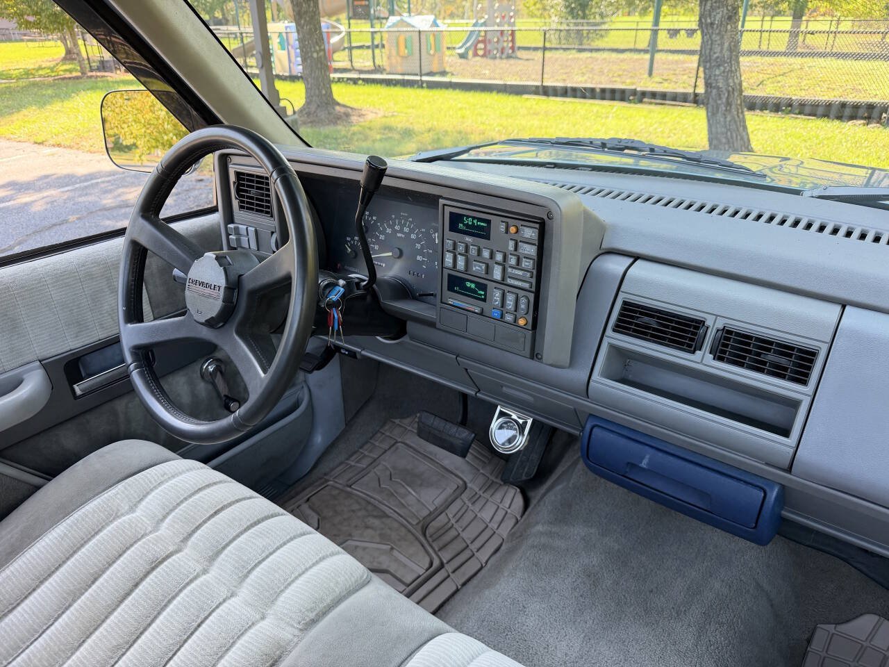 Used 1992 Chevrolet Silverado 1500 2WD Regular Cab image 14