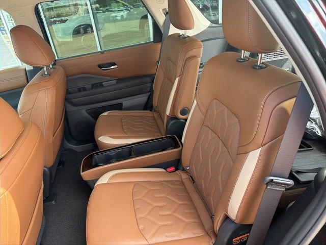 New 2026 Nissan Pathfinder Platinum FWD image 19
