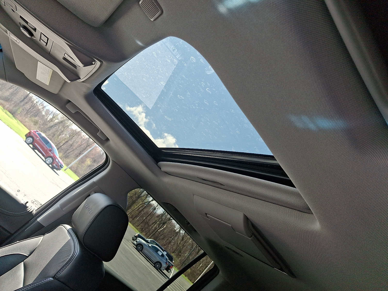 Used 2020 GMC Yukon XL Denali w/ Denali Premium Package image 16