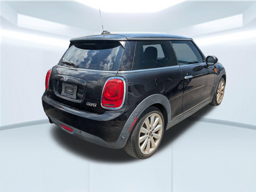 Used 2019 MINI Cooper 2-Door Hardtop FWD image 2