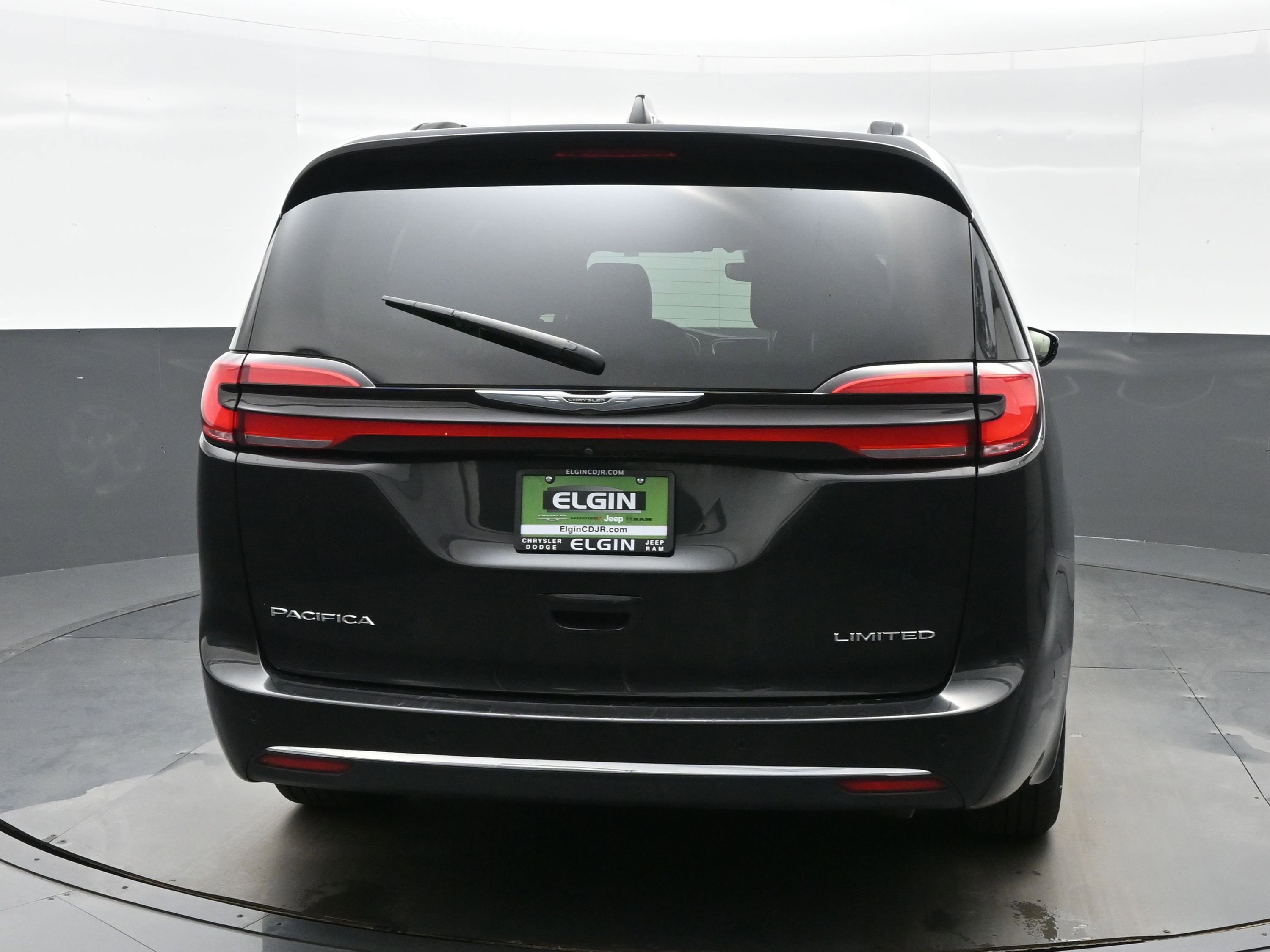 Used 2022 Chrysler Pacifica Limited image 5