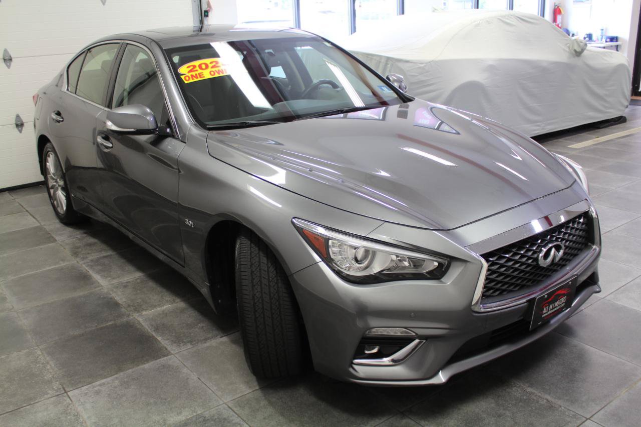 Used 2020 INFINITI Q50 Luxe w/ Essential Package (3.0T Luxe) AWD/4WD image 3