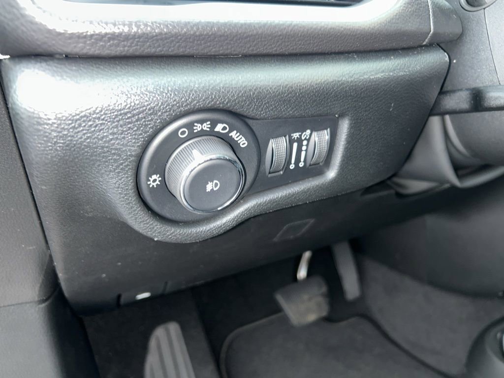 New 2026 Chrysler Pacifica Select image 28