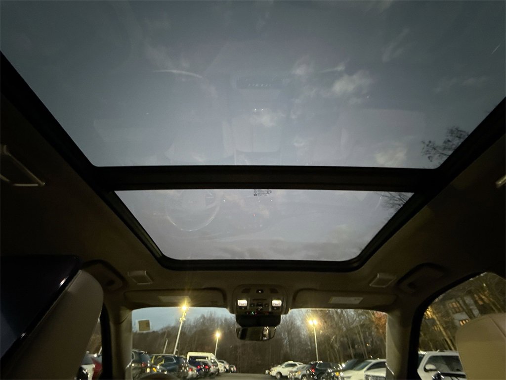 Used 2021 Cadillac Escalade ESV Premium Luxury Platinum image 16