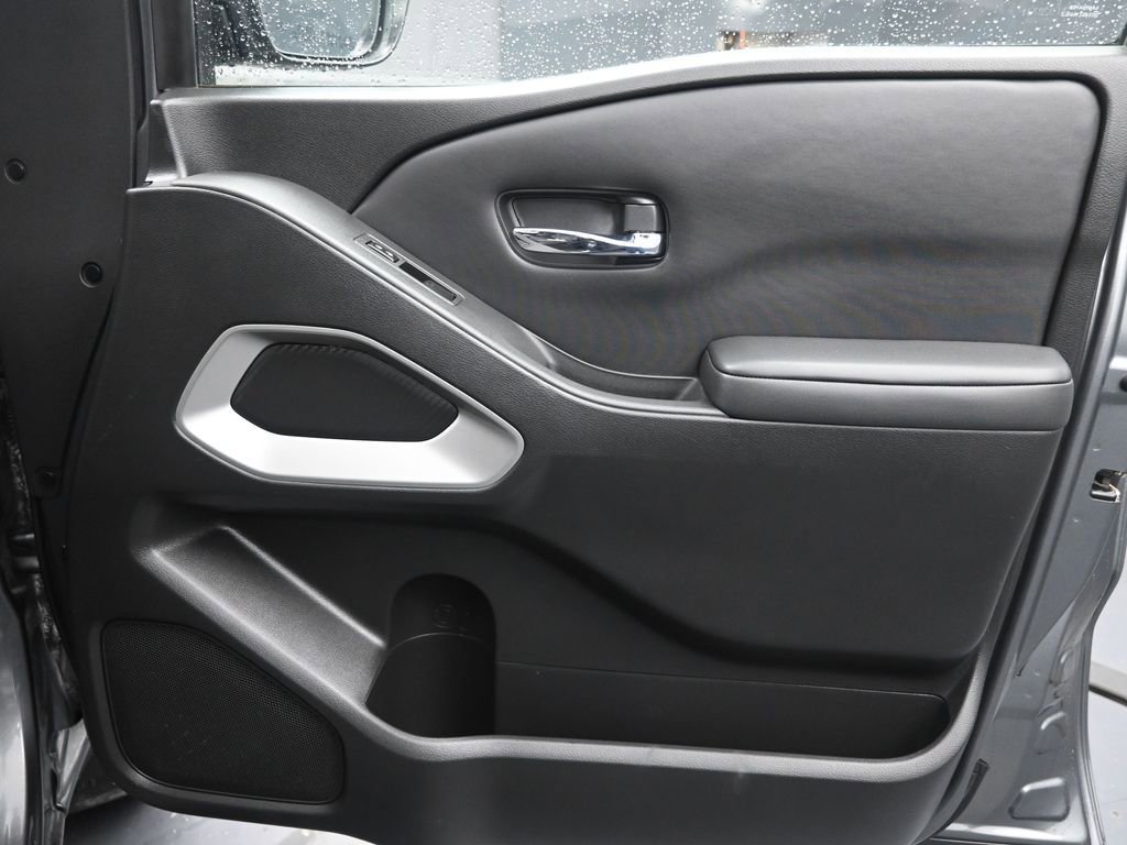 Used 2023 Nissan Frontier SV w/ Technology Package image 27