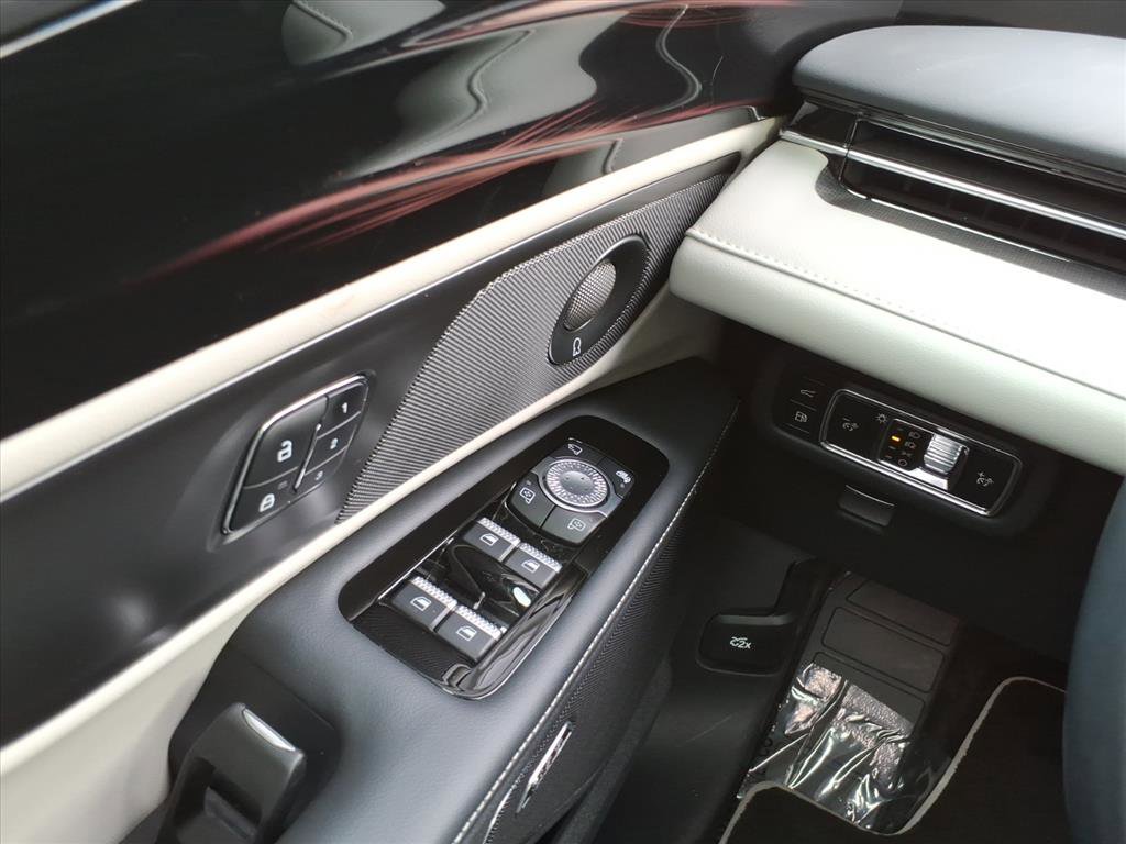 Used 2024 Lincoln Nautilus Premier w/ Equipment Group 102A image 22