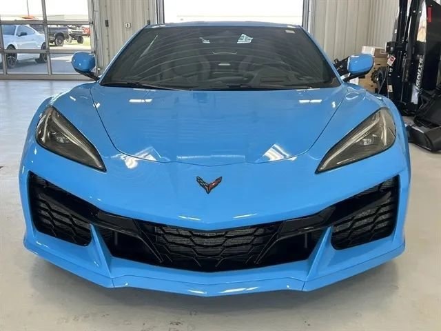 Used 2025 Chevrolet Corvette Z06 RWD image 8