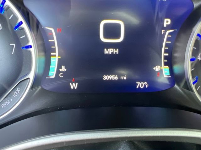 Used 2025 Chrysler Pacifica Select w/ Uconnect Theater Family Group AWD/4WD image 12
