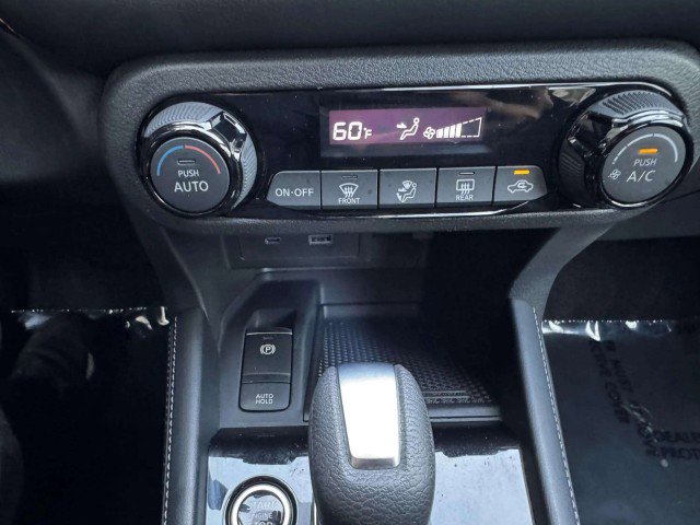 Used 2024 Nissan Kicks SR image 29