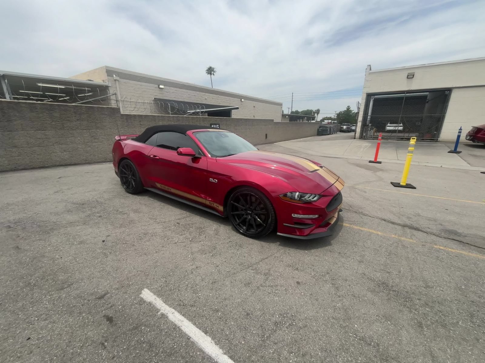 Used 2022 Ford Mustang GT Premium w/ GT Performance Package RWD image 2