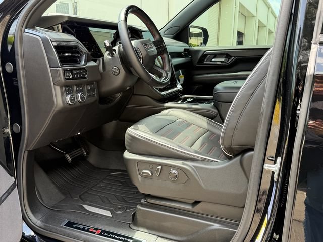 Certified 2025 GMC Yukon XL AT4 Ultimate AWD/4WD image 13