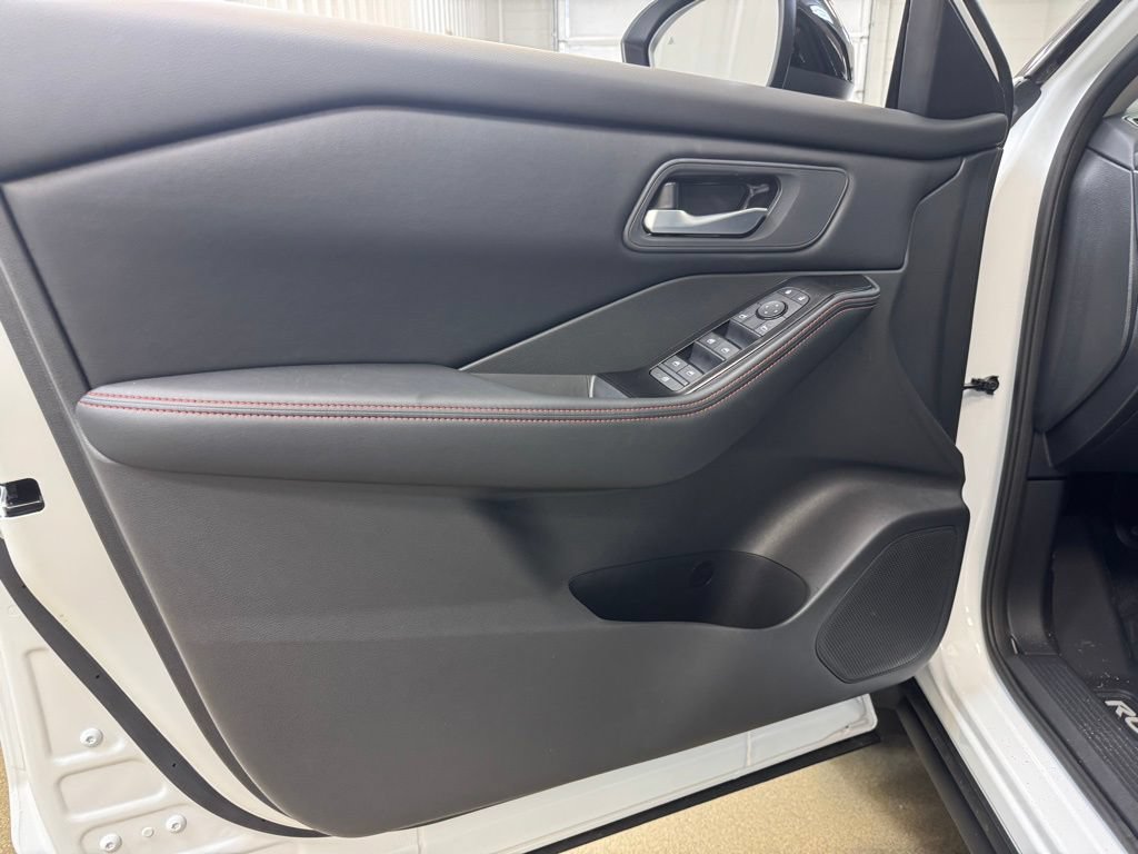 New 2026 Nissan Rogue SV AWD/4WD image 8
