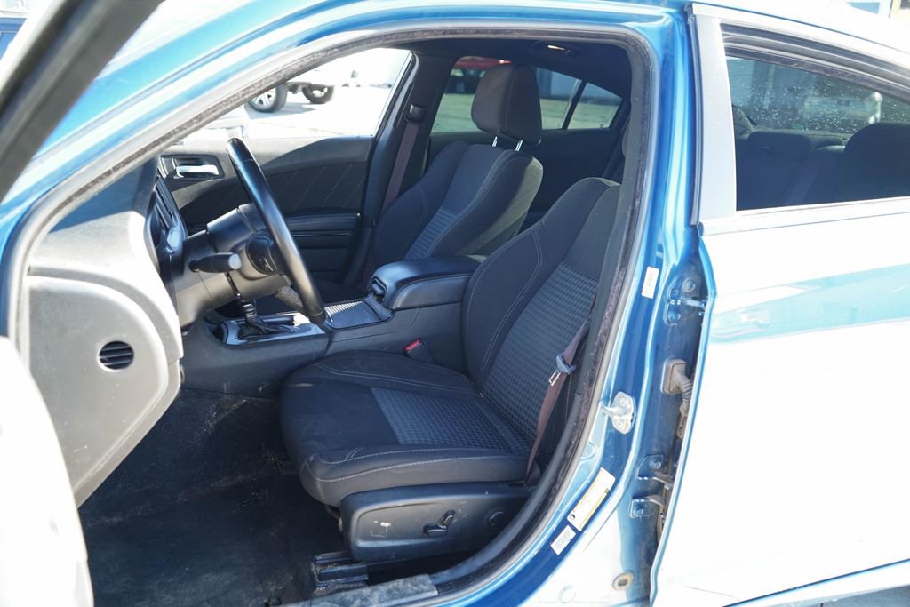 Used 2023 Dodge Charger SXT w/ Blacktop Package RWD image 8