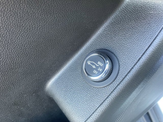 Used 2023 Chevrolet Traverse LT image 16