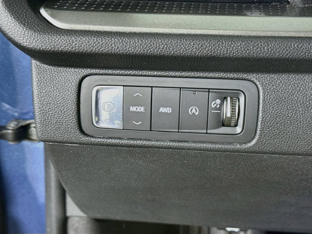 Used 2024 Chevrolet Traverse LT AWD/4WD image 19