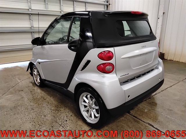 Used 2009 smart fortwo passion RWD image 3