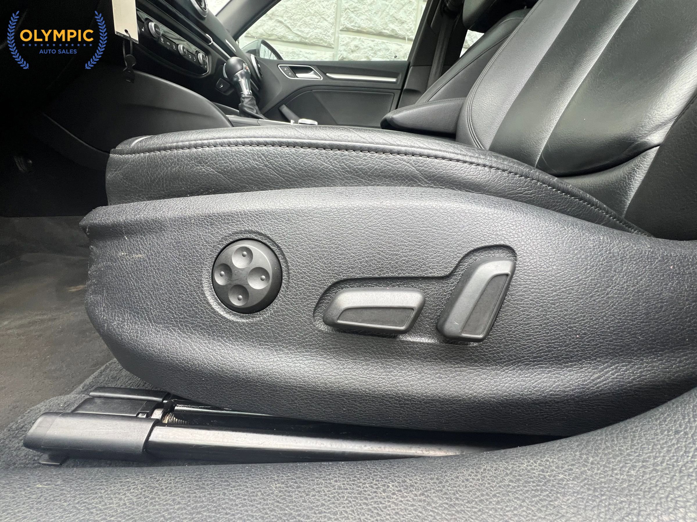 Used 2018 Audi A3 2.0T Premium image 34