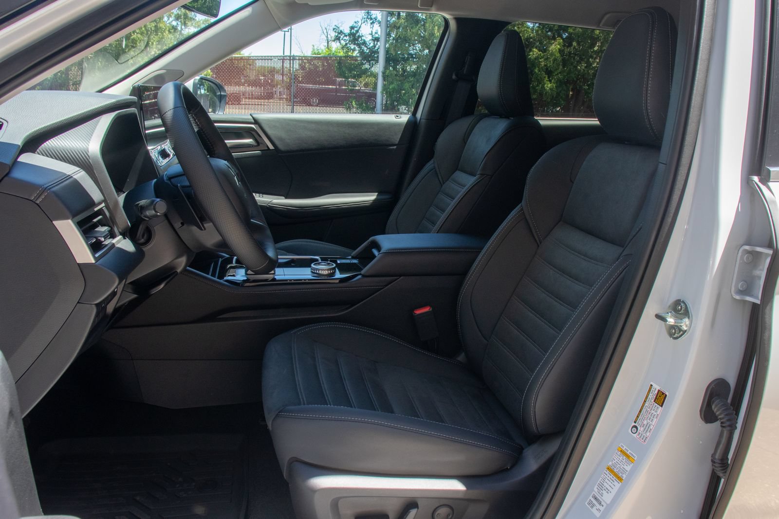 New 2026 Mitsubishi Outlander SE AWD/4WD image 12