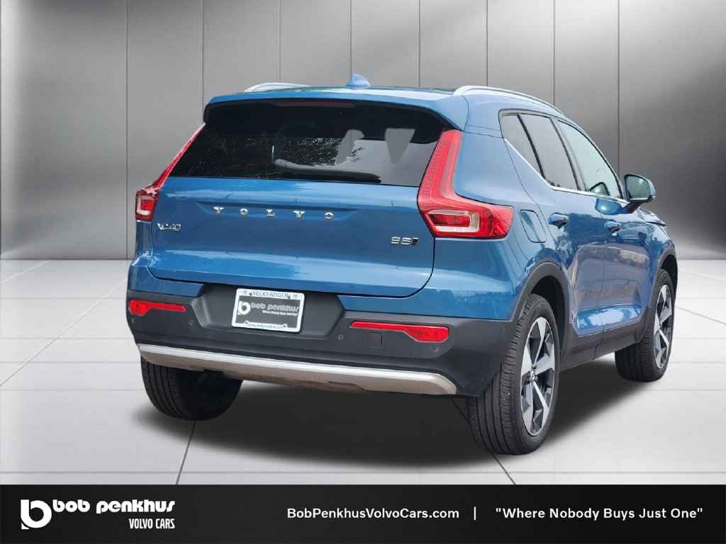 Used 2025 Volvo XC40 B5 Plus AWD/4WD image 25