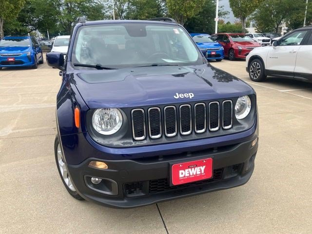 Used 2017 Jeep Renegade Latitude AWD/4WD image 2