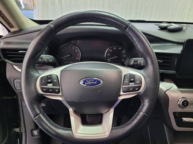 Used 2022 Ford Explorer XLT image 28