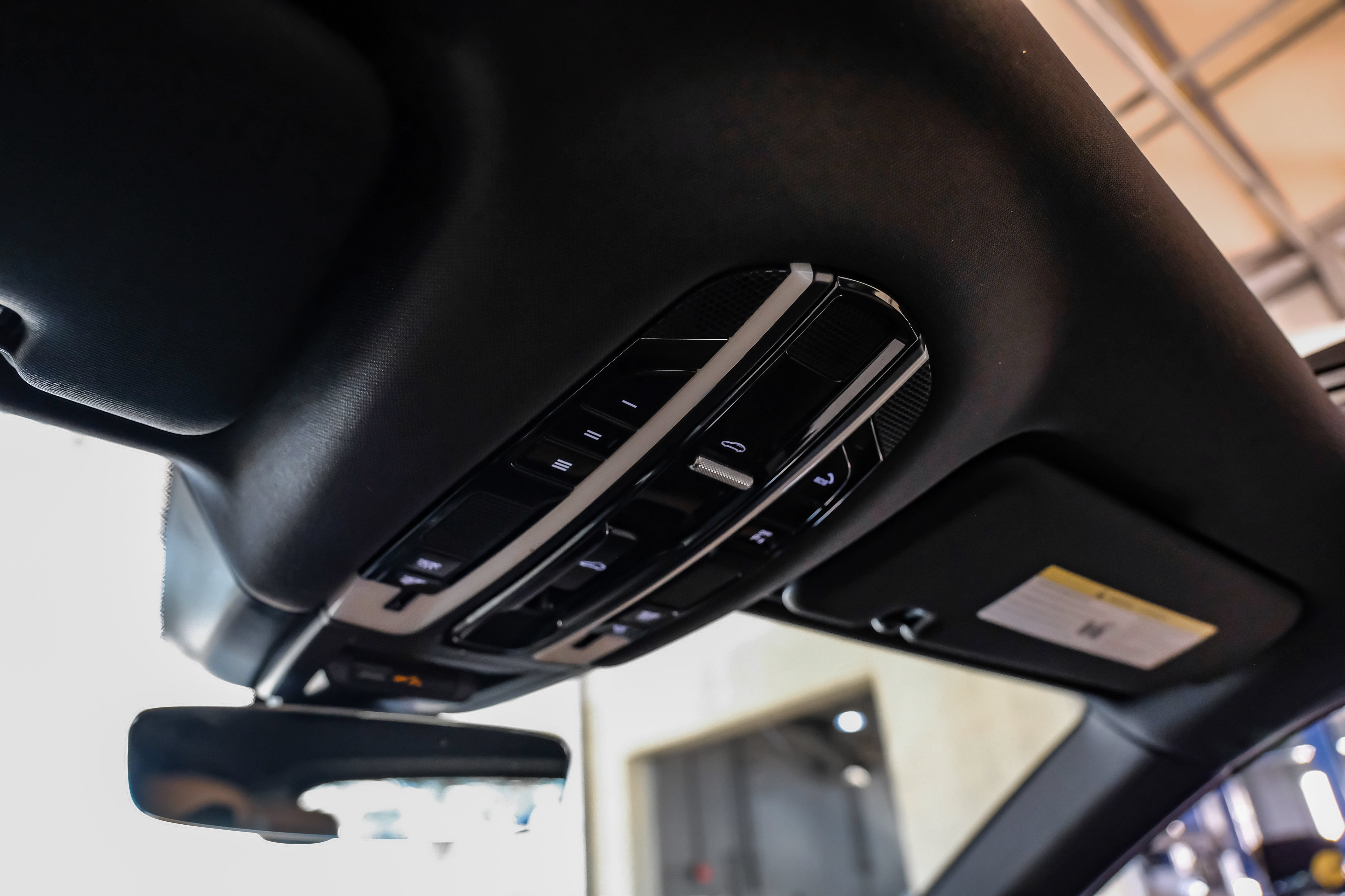 Used 2019 Porsche Cayenne AWD/4WD image 32