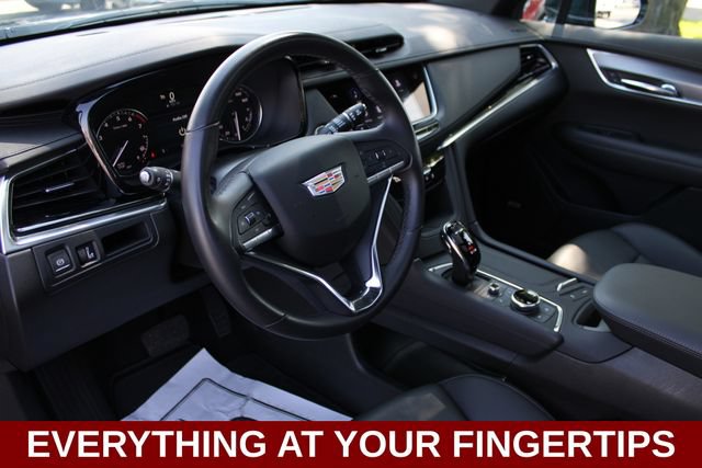 Used 2025 Cadillac XT6 Luxury AWD/4WD image 2