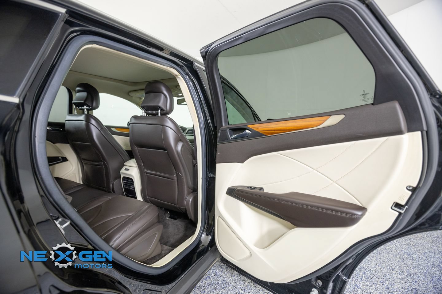 Used 2016 Lincoln MKC Reserve w/ Lincoln MKC Climate Package AWD/4WD image 36