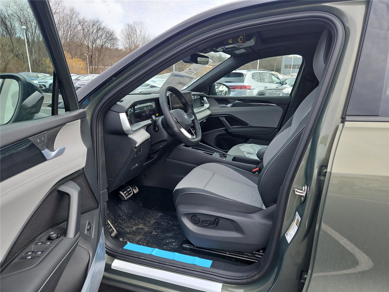 New 2026 Volkswagen Tiguan SE R-Line image 14