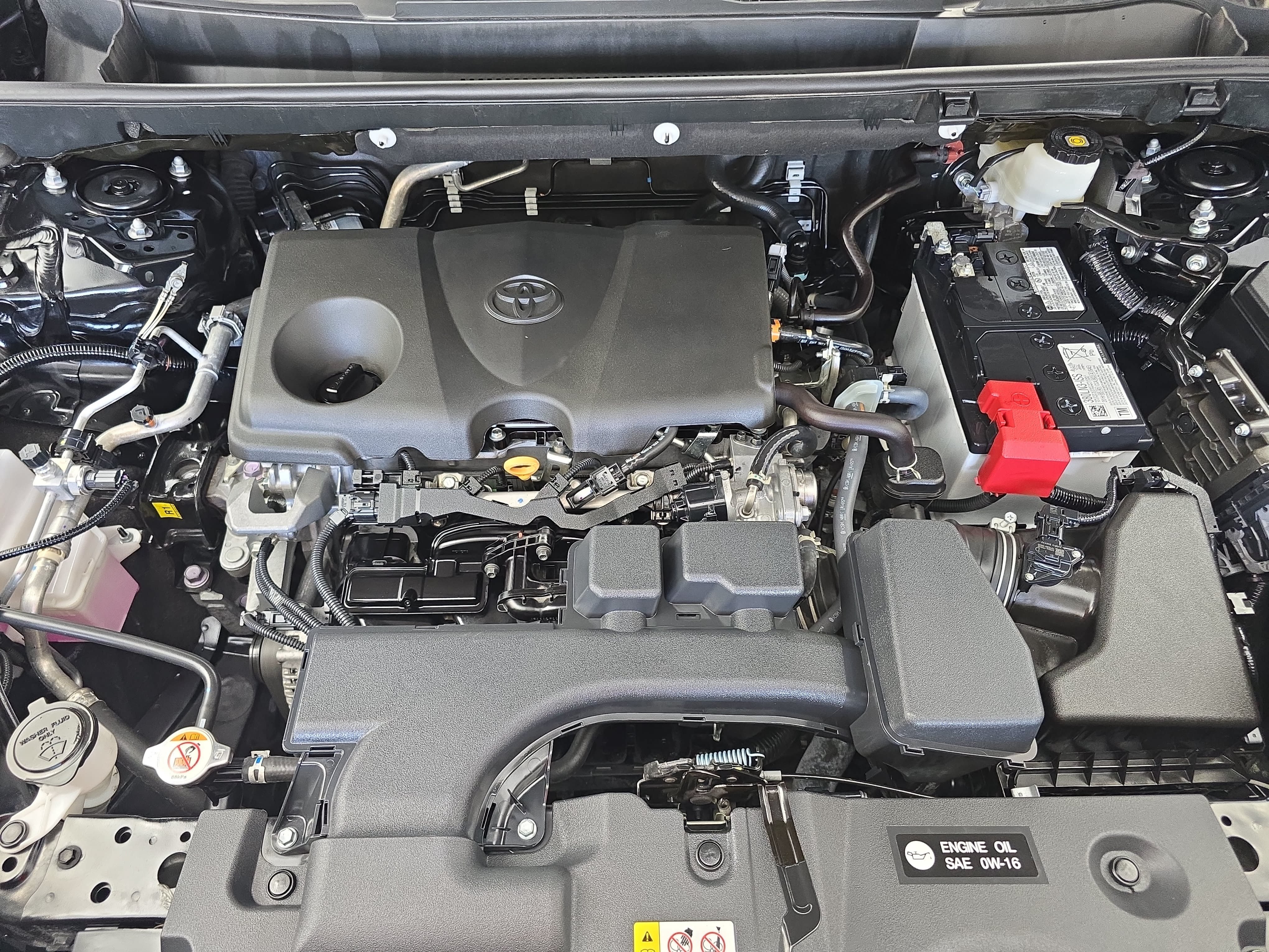 Used 2025 Toyota RAV4 XLE FWD image 28