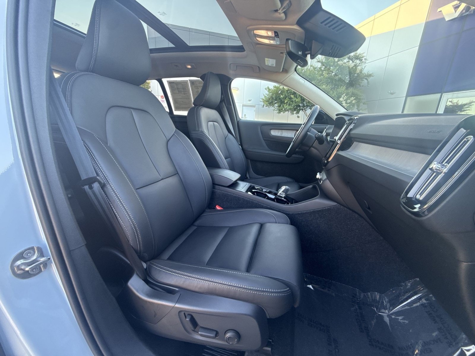New 2026 Volvo XC40 B5 Plus w/ Protection Package Premier AWD/4WD image 35