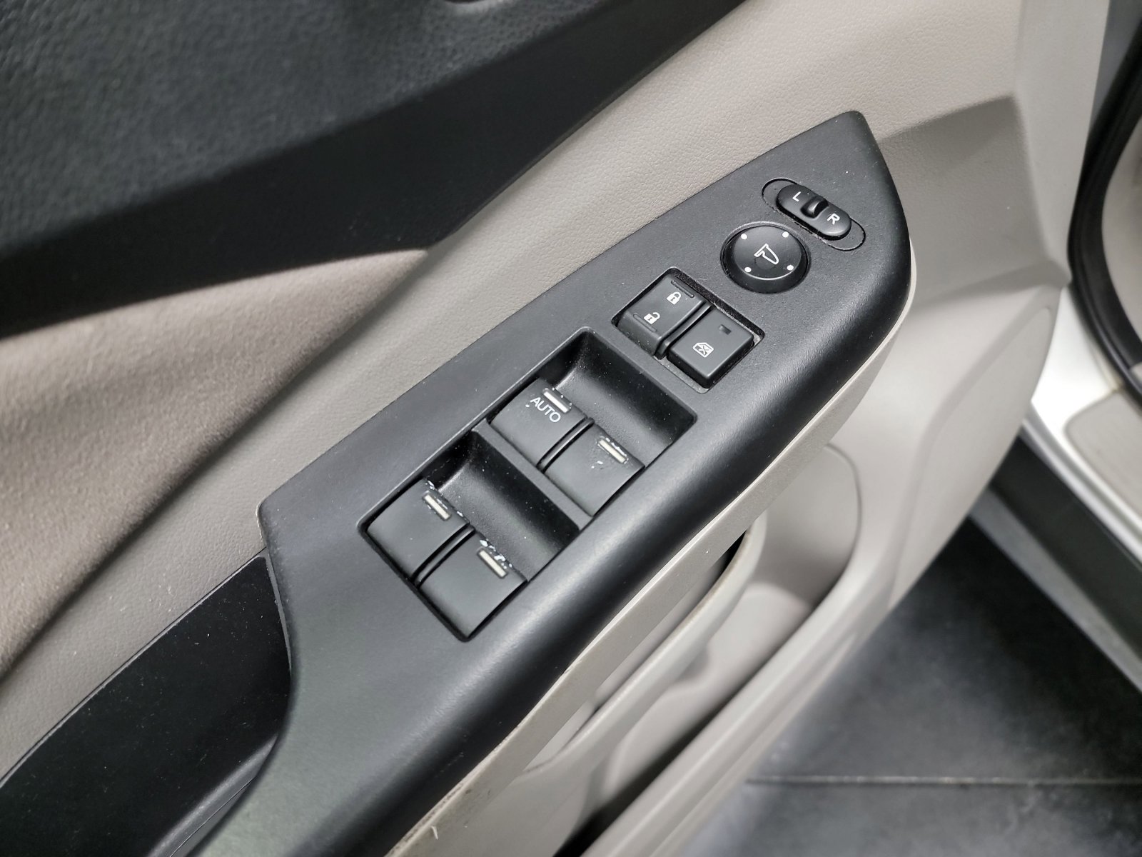 Used 2012 Honda CR-V EX image 14