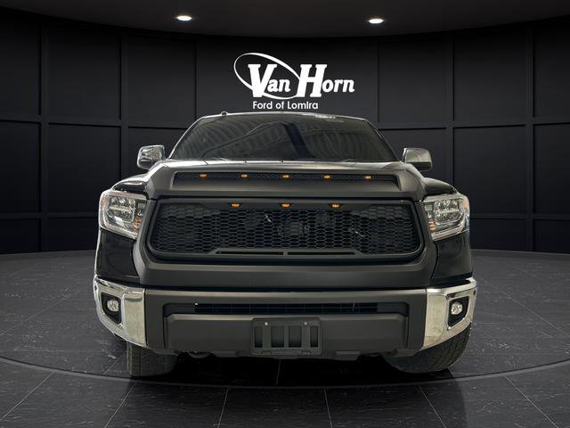 Used 2018 Toyota Tundra Limited w/ Limited Premium Package AWD/4WD image 2