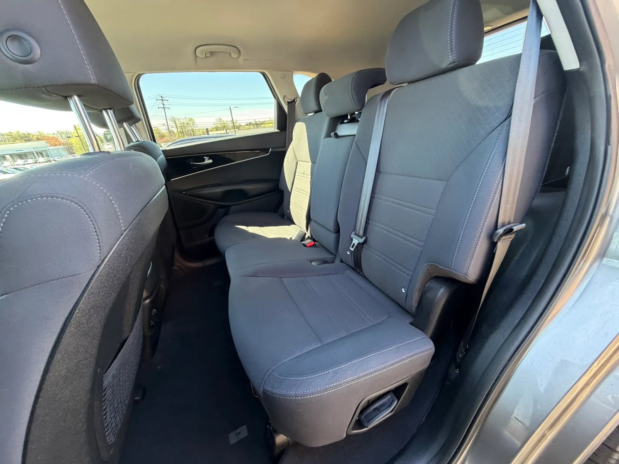 Used 2019 Kia Sorento LX w/ LX Convenience Package image 14