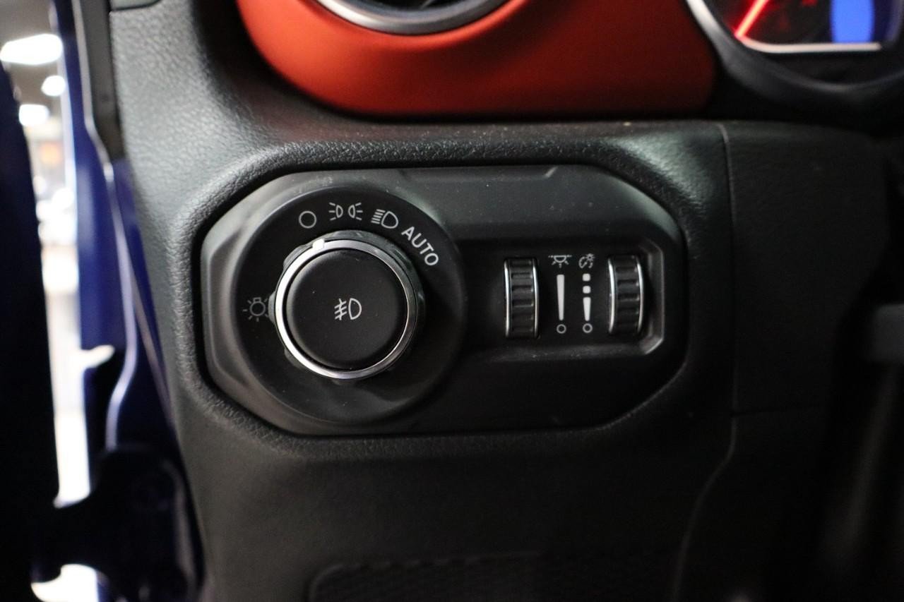 Used 2020 Jeep Wrangler Unlimited Rubicon AWD/4WD image 13